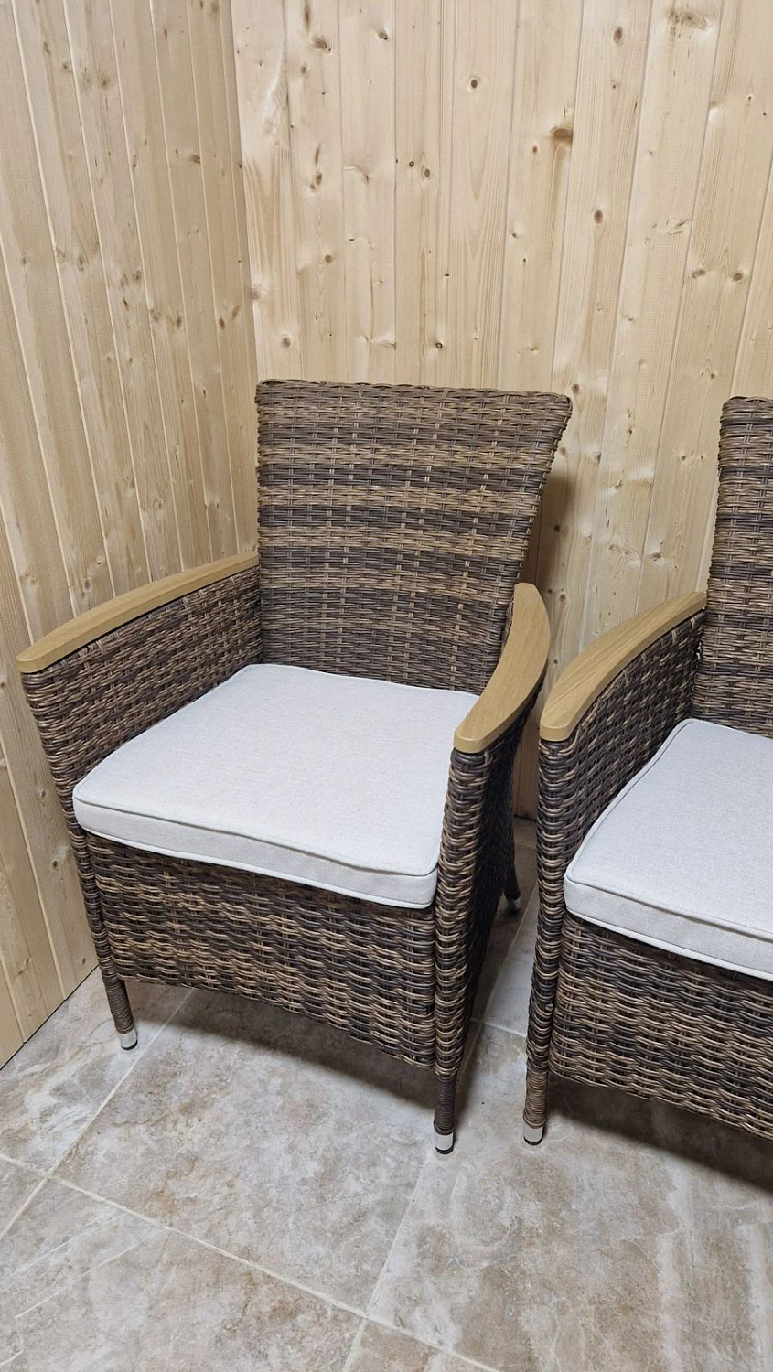 Кресла Royal Family AMELIA: когда комфорт встречается с эстетикой дерева